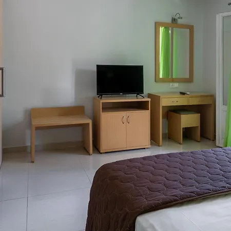 Vliho Bay & * Yénion