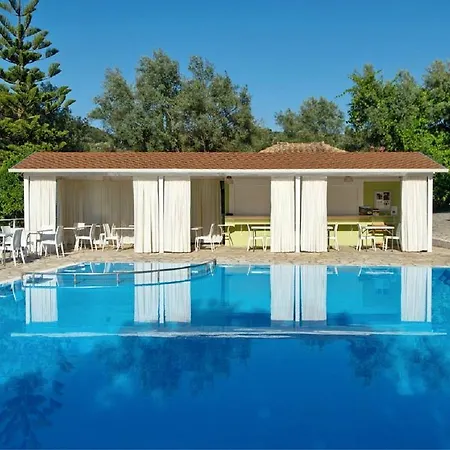 Vliho Bay & * Yénion