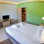 Vliho Bay &