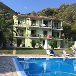 Vliho Bay & Yénion