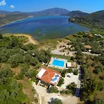 Vliho Bay & * Yénion