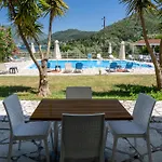 Vliho Bay & * Yénion