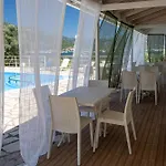Daire Vliho Bay &