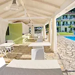 Vliho Bay & Daire