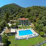 Vliho Bay & Yénion