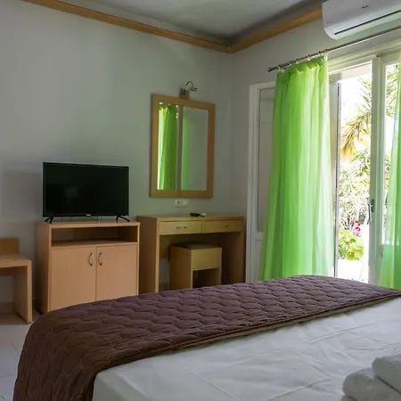 Vliho Bay & Apartment *
