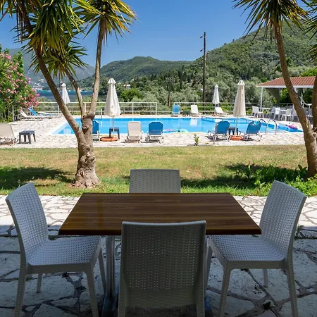 Vliho Bay & * Yénion